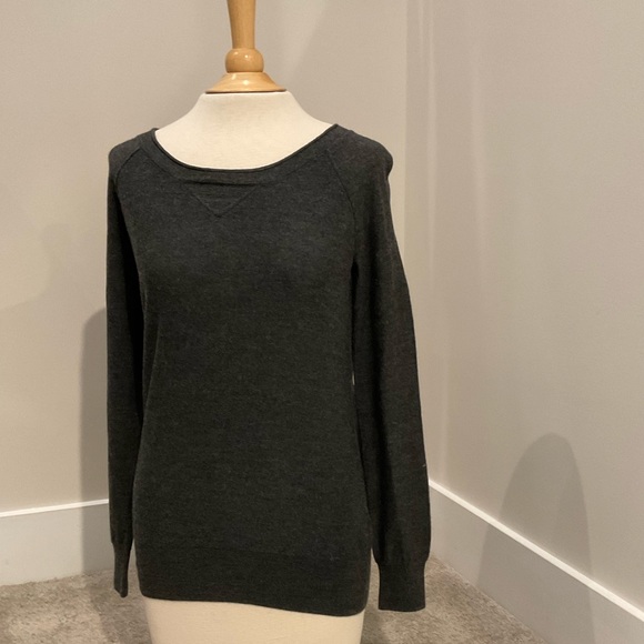 J. Crew 100% Merino Wool Crew Neck Sweater, Heather Charcoal Gray, Size XS - Picture 2 of 6